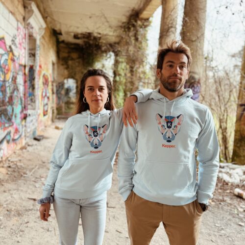 Jeune couple avec hoodie ciel Kepper